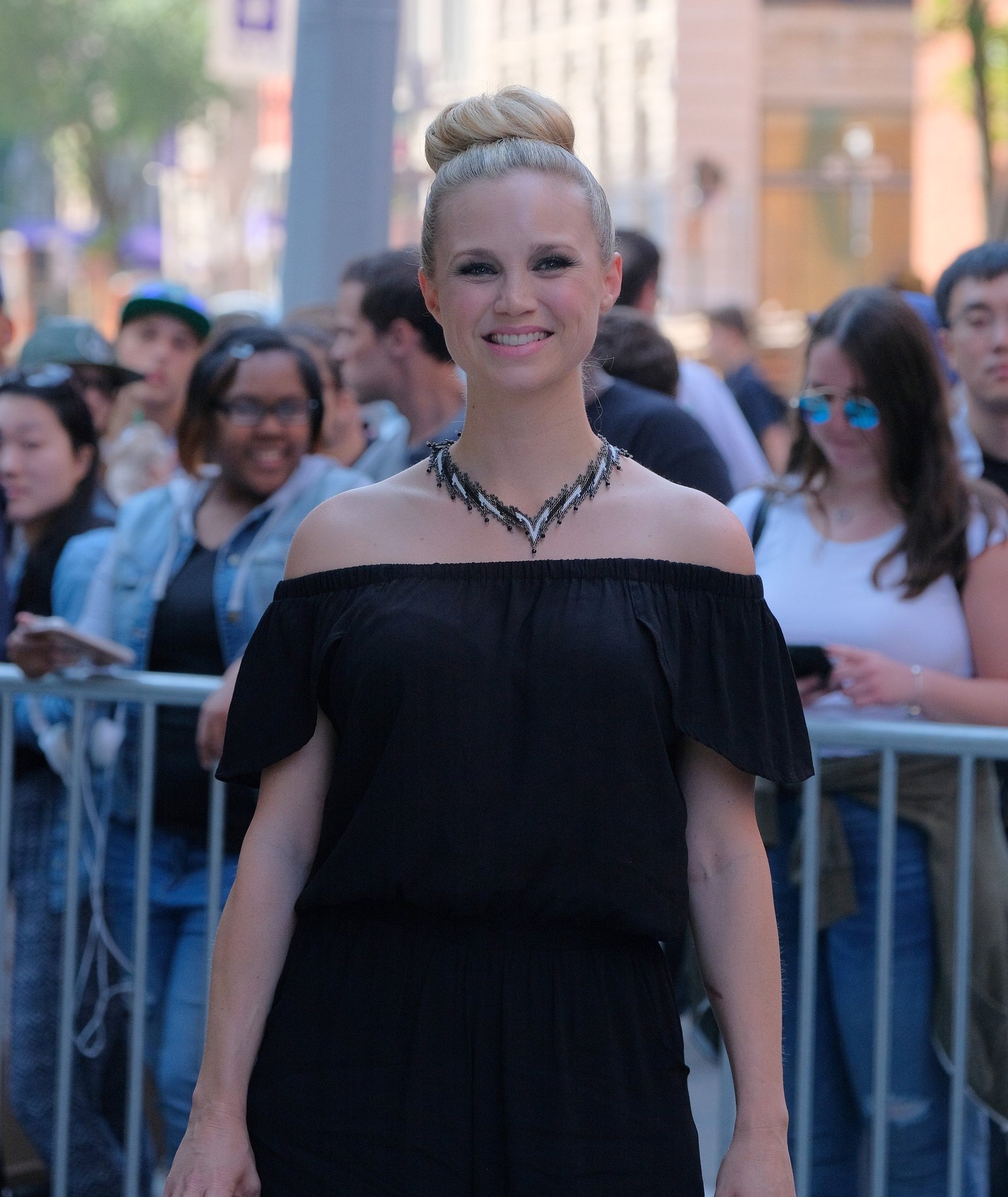 Fiona Gubelmann - Cast of Daytime Divas at AOL Build | Picture 1501737