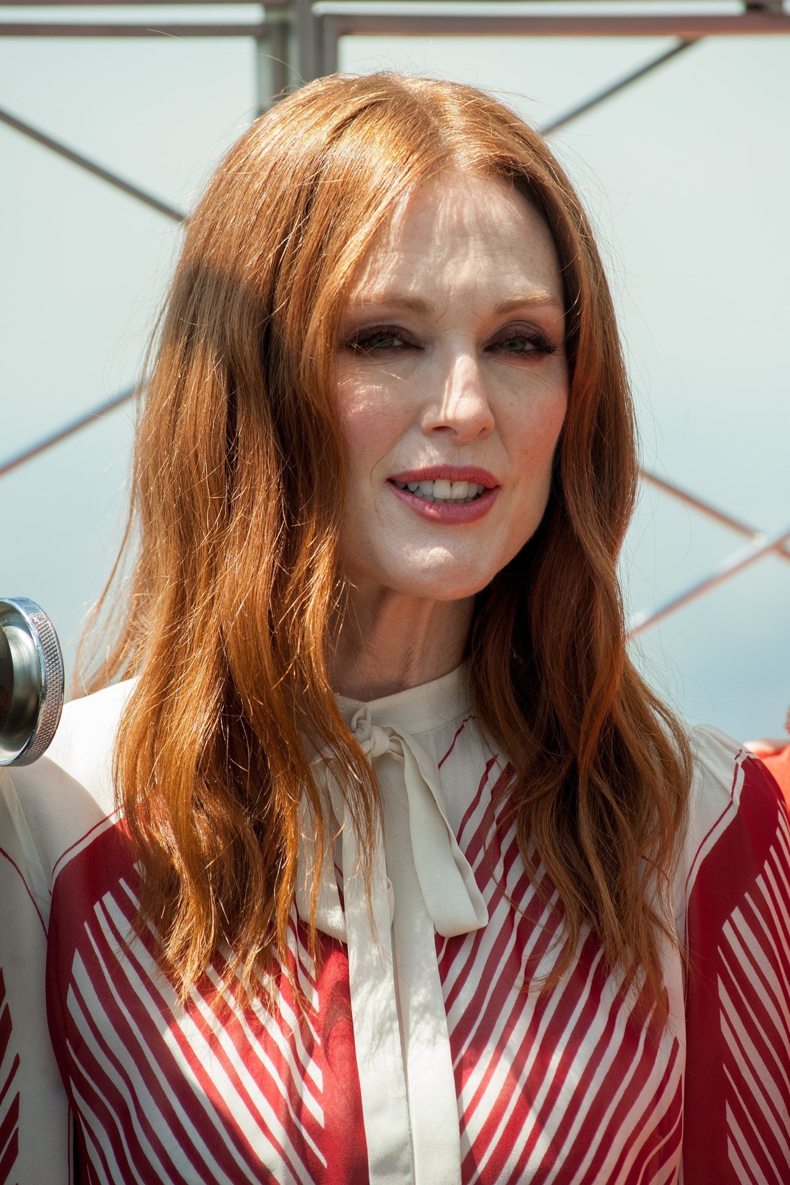 Julianne Moore Lights The Empire State Building To Honor National Gun Violence Awareness Day | Picture 1501772