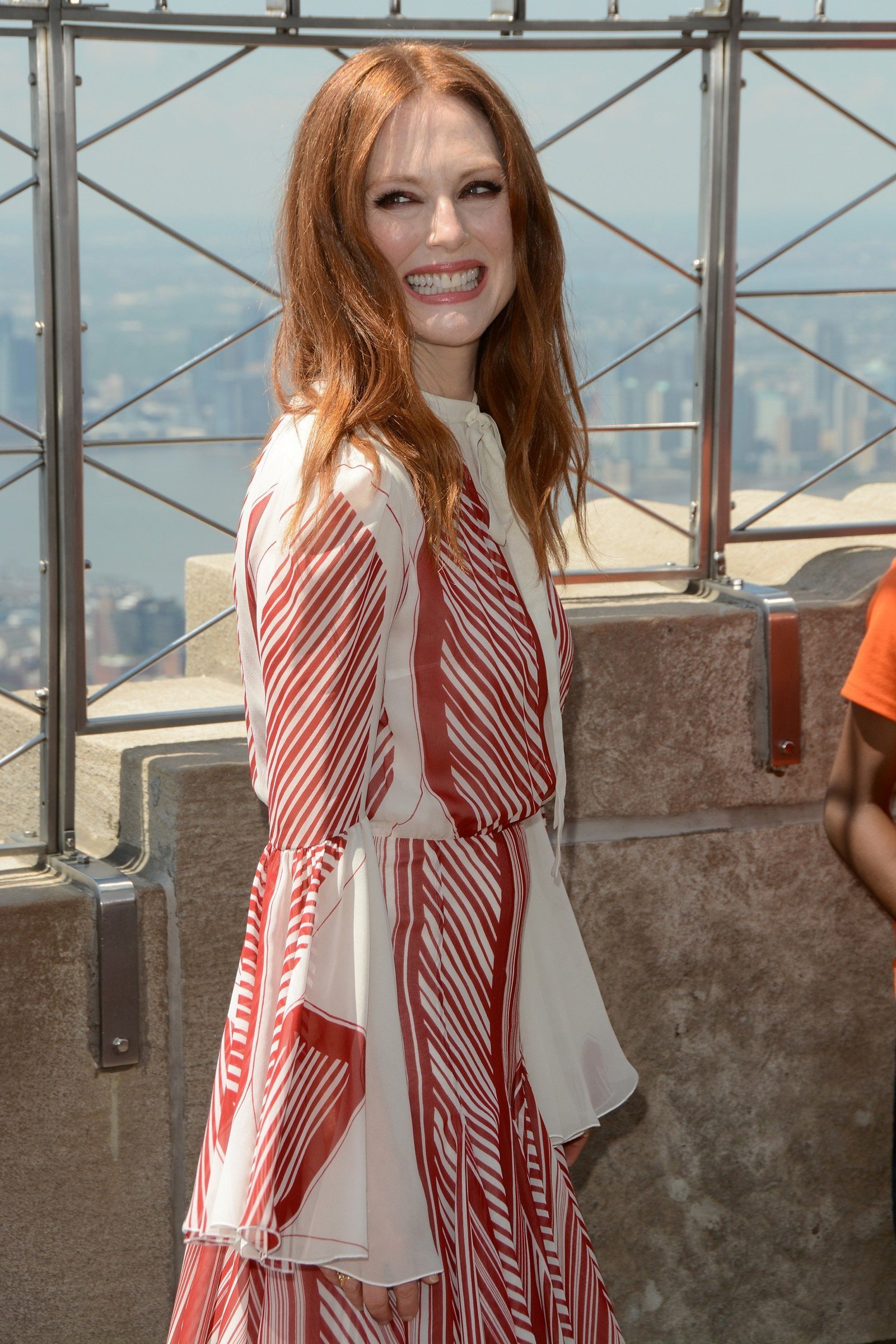 Julianne Moore Lights The Empire State Building To Honor National Gun Violence Awareness Day | Picture 1501785