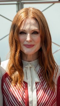 Julianne Moore Lights The Empire State Building To Honor National Gun Violence Awareness Day | Picture 1501773