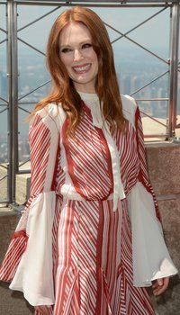 Julianne Moore Lights The Empire State Building To Honor National Gun Violence Awareness Day | Picture 1501784