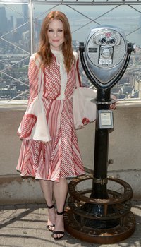 Julianne Moore Lights The Empire State Building To Honor National Gun Violence Awareness Day | Picture 1501781