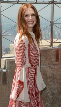 Julianne Moore Lights The Empire State Building To Honor National Gun Violence Awareness Day | Picture 1501785