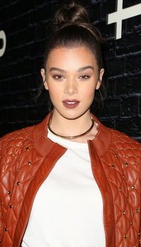 Hailee Steinfeld - Prive Revaux Launch Event