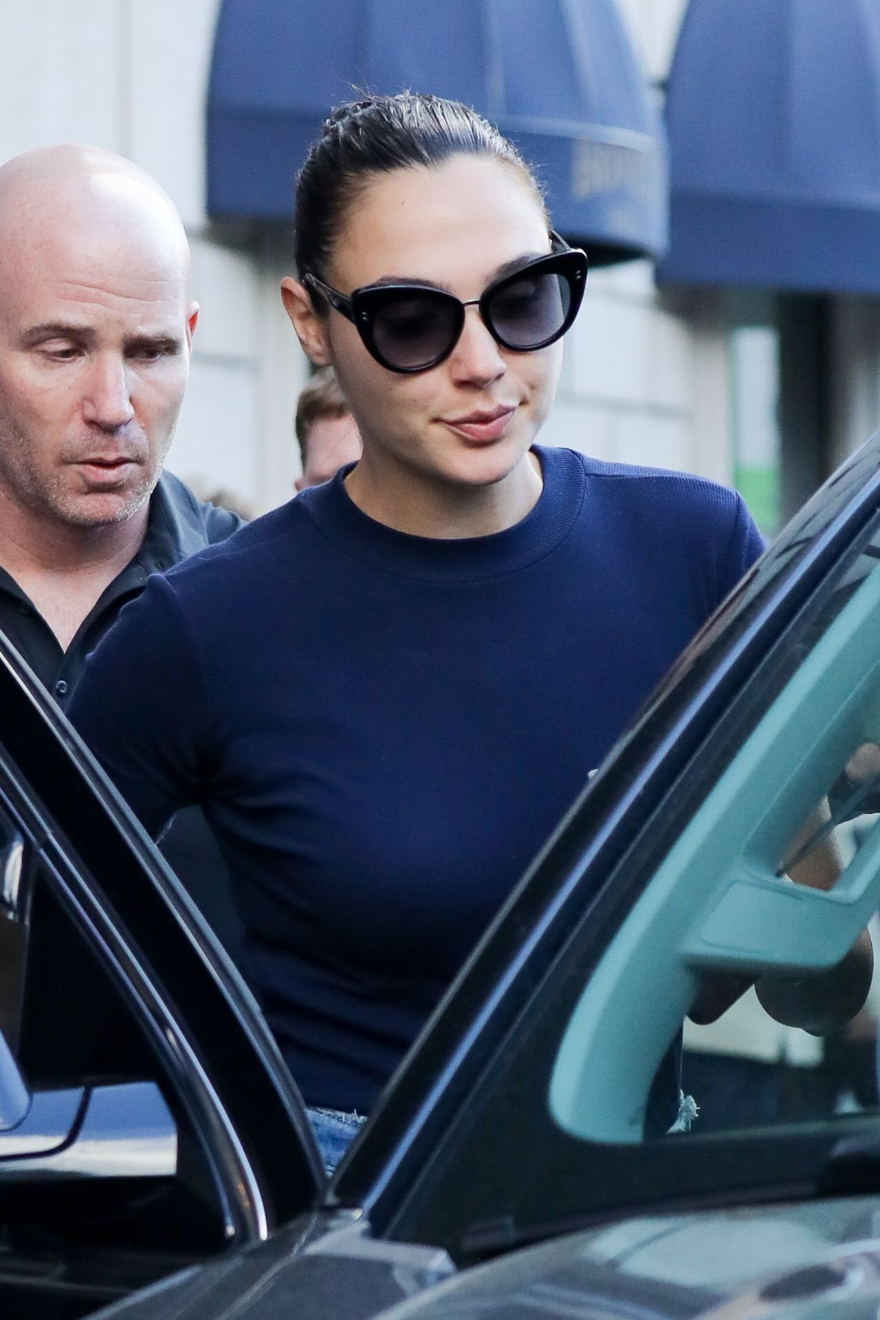 Picture 1502341 Gal Gadot Leaving Her Hotel In New York City