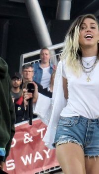 Miley Cyrus - One Love Manchester concert