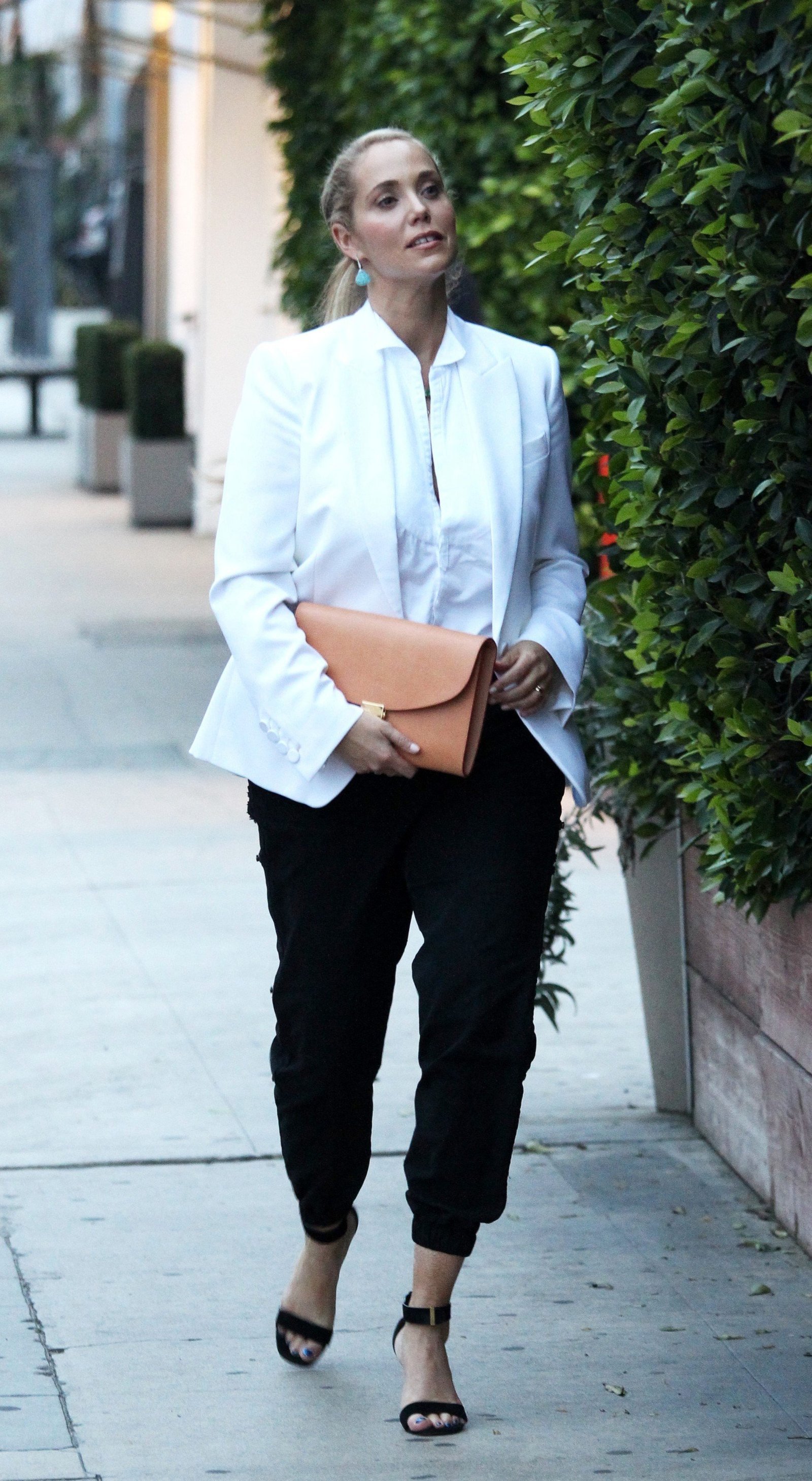 Elizabeth Berkley arriving at Georgio Baldi restaurant | Picture 1504139