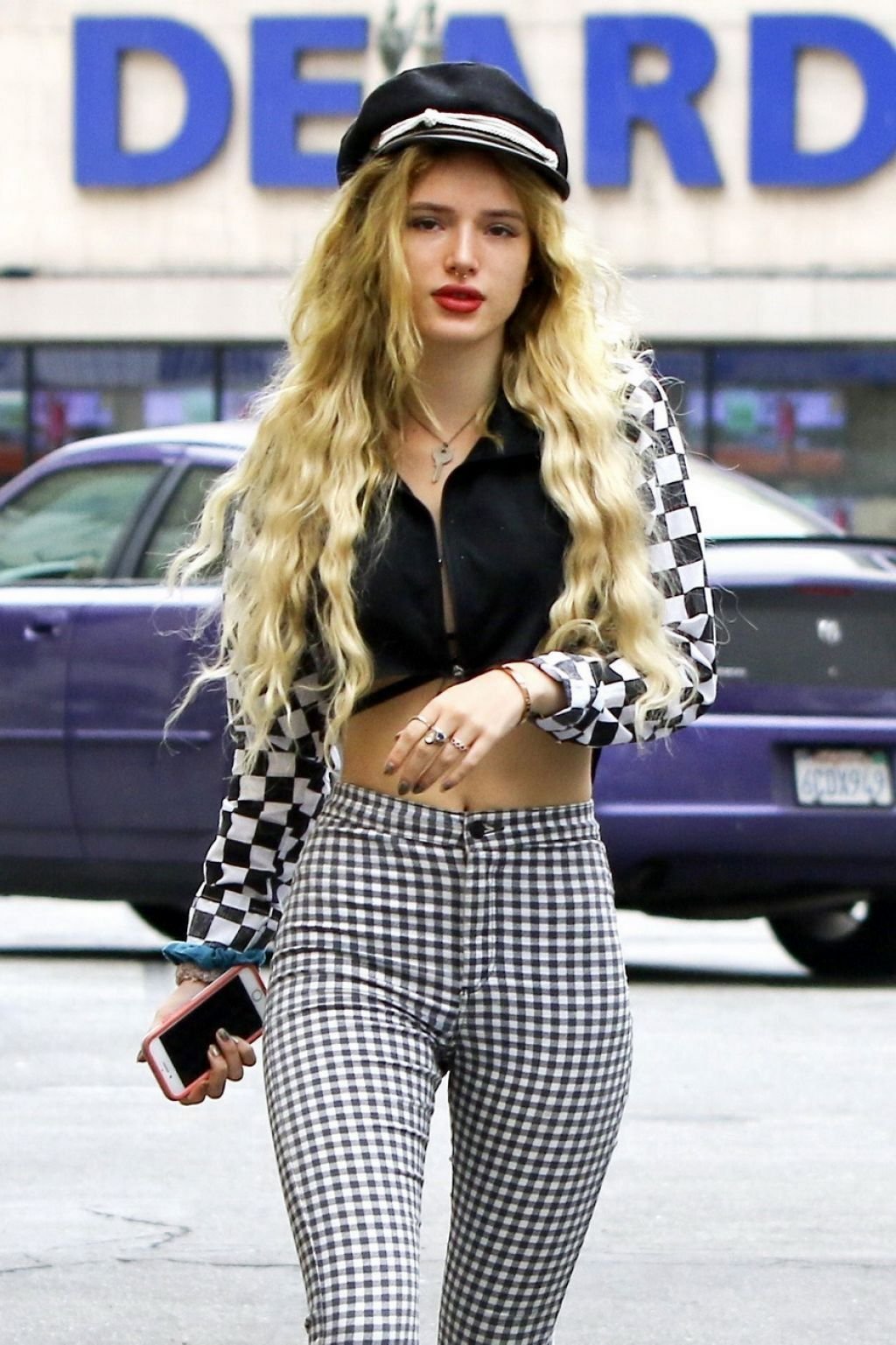 Bella Thorne Out and About in Hollywood | Picture 1504965