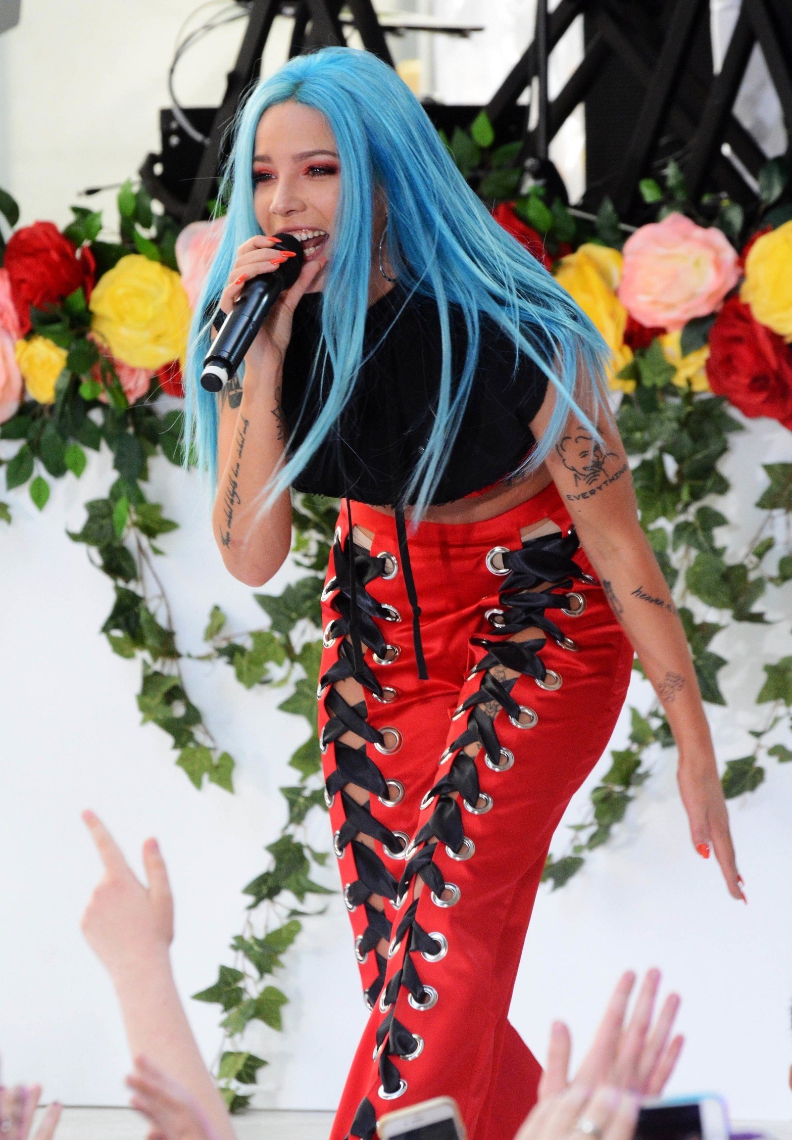 Halsey performing live on the 'Today' show | Picture 1505052