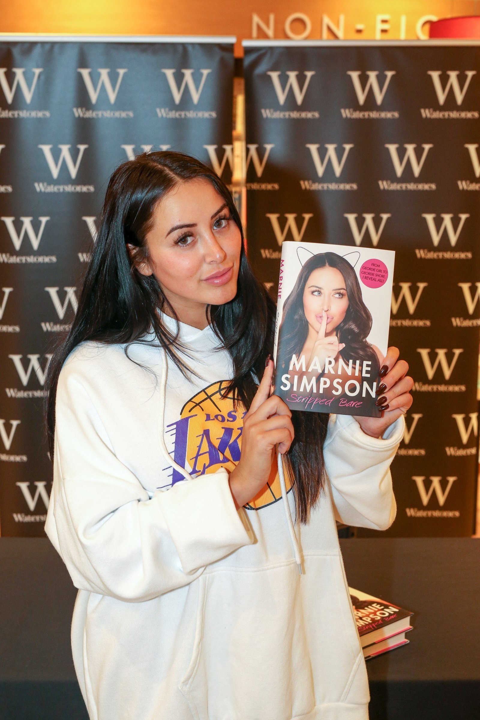 Marnie Simpson's book signing at Waterstones | Picture 1504449