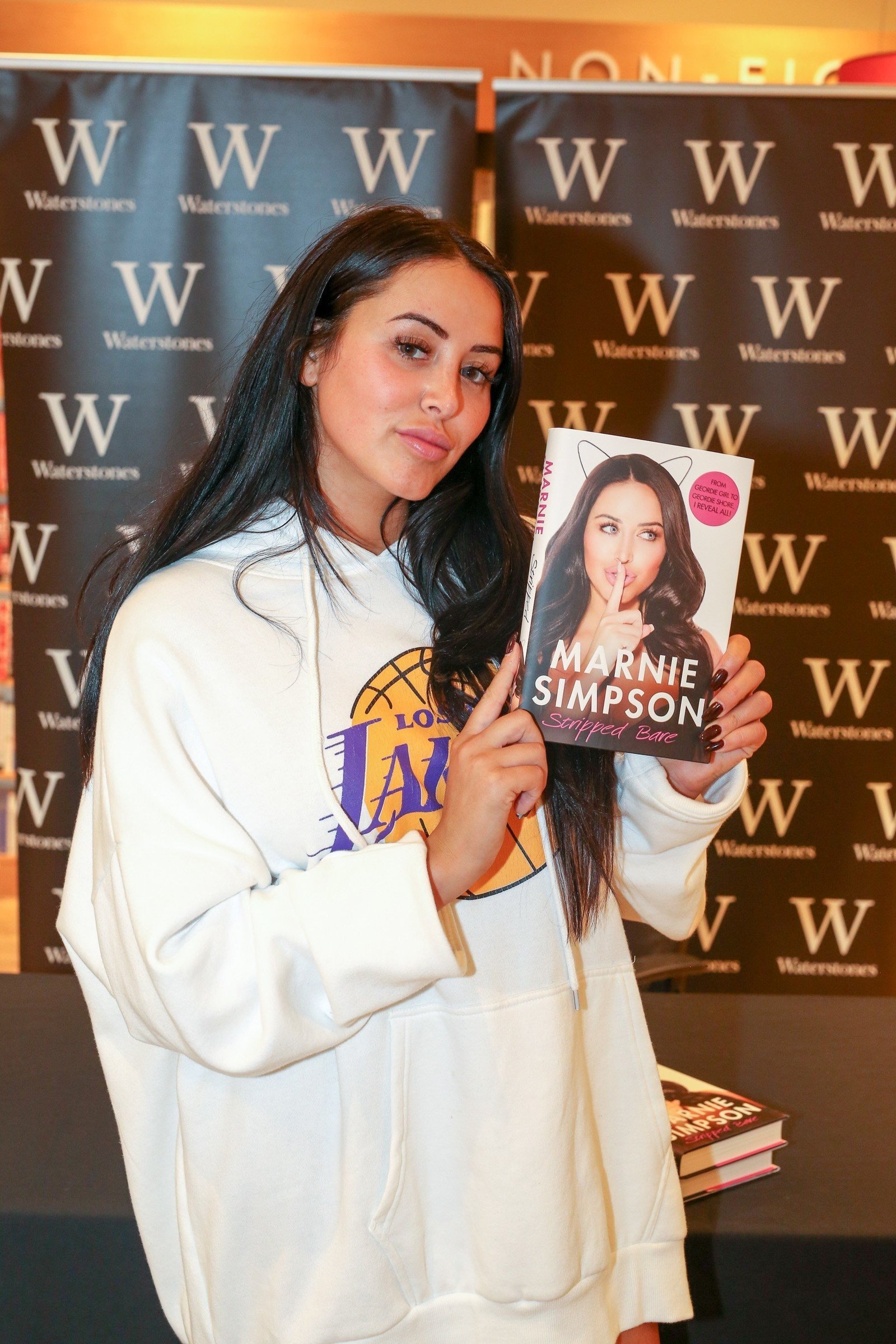 Marnie Simpson's book signing at Waterstones | Picture 1504450