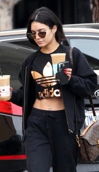 Vanessa Hudgens shows her abs | Picture 1504497