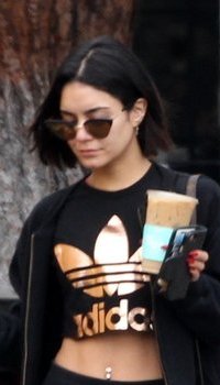 Vanessa Hudgens shows her abs | Picture 1504493