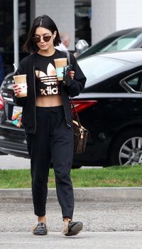 Vanessa Hudgens shows her abs | Picture 1504492