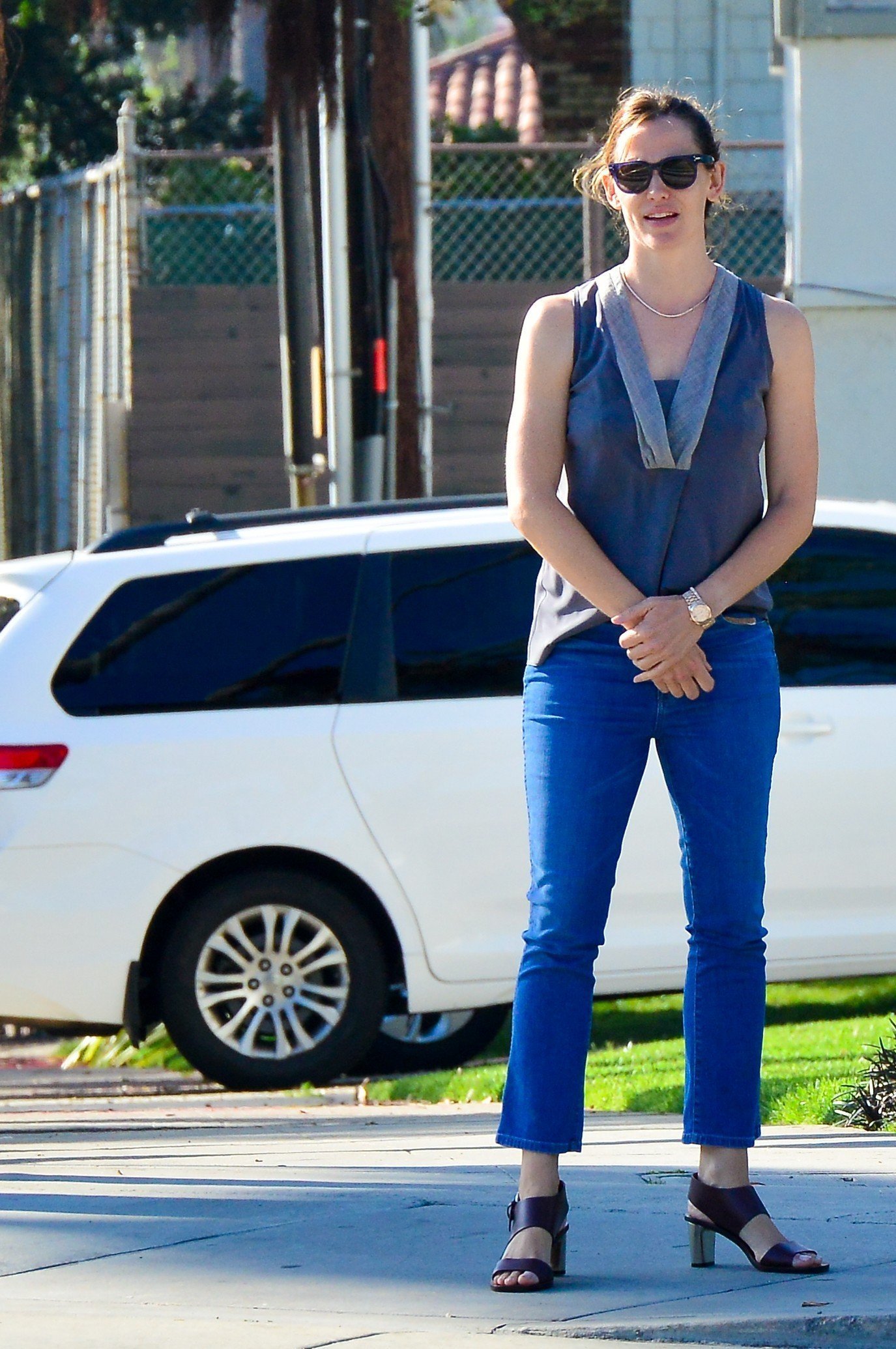 Jennifer Garner Out in Brentwood | Picture 1505100