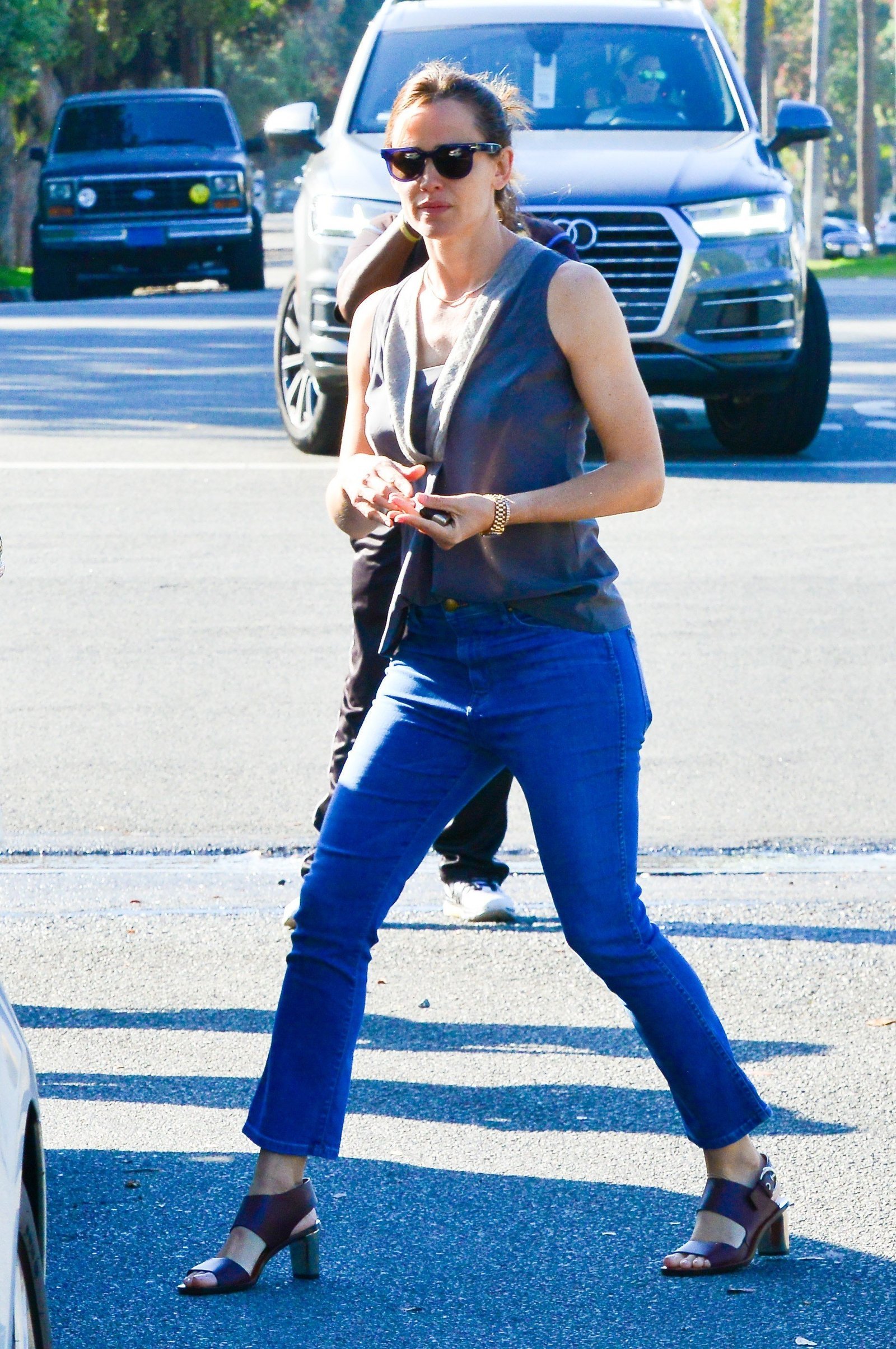 Jennifer Garner Out in Brentwood | Picture 1505099