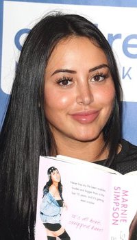 Marnie Simpson Book Signing at WH Smith | Picture 1505405