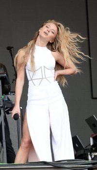 Zara Larsson performs on the main stage at Parklife Festival | Picture 1505570