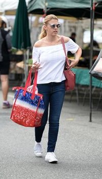 Jodie Sweetin goes to the Farmers Market | Picture 1505744