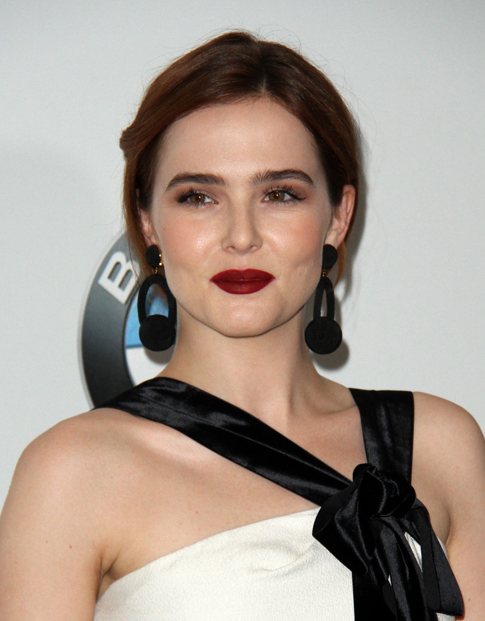 Zoey Deutch - Women In Film 2017 Crystal + Lucy Awards | Picture 1506575