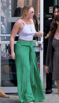 Iskra Lawrence at AOL Build | Picture 1507520