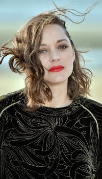 Marion Cotillard - Jury Photocall at 31st Cabourg Film Festival