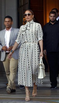 Jennifer Lopez visits The Louvre | Picture 1508196