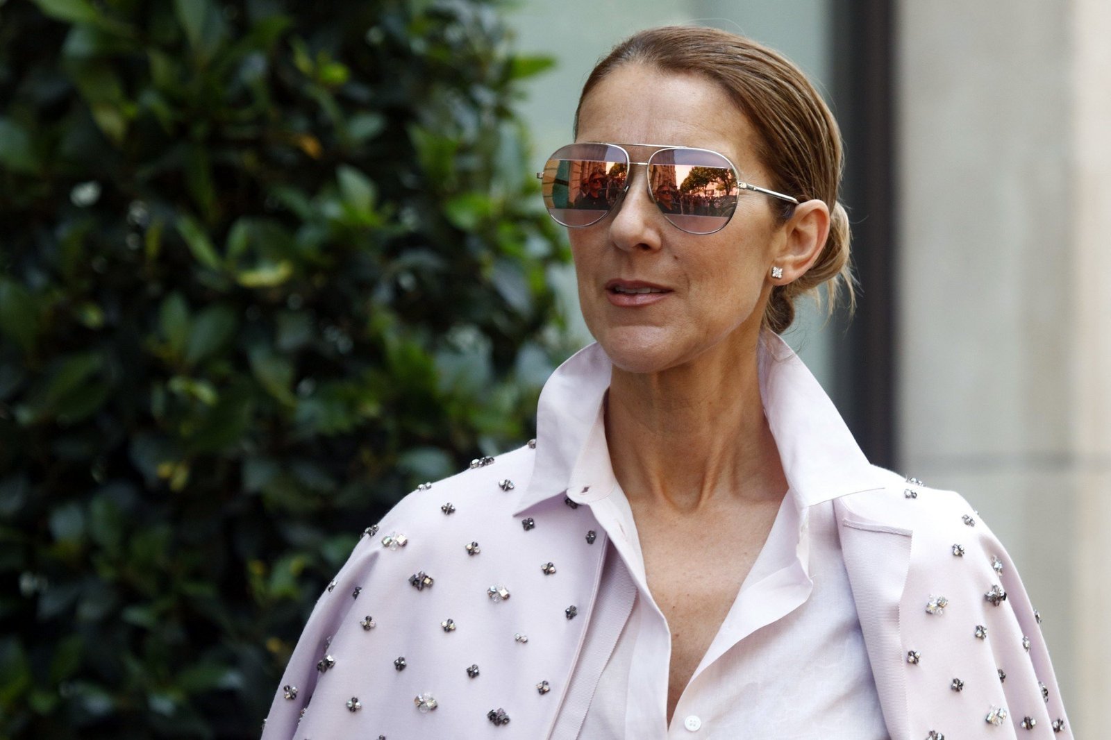 Celine Dion leaving her hotel in Paris | Picture 1509036