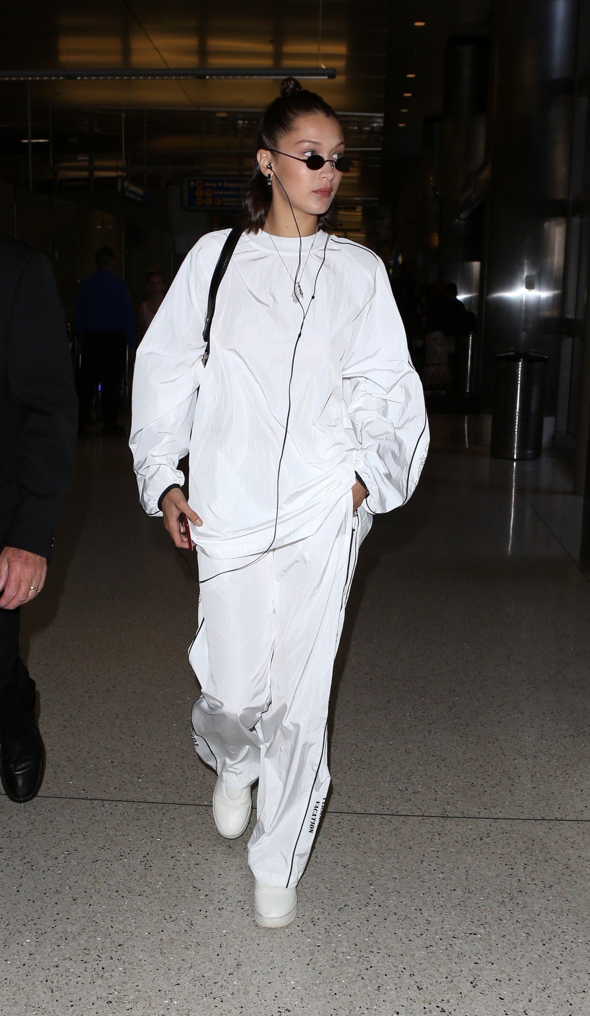 Bella Hadid departs from LAX Airport | Picture 1509649