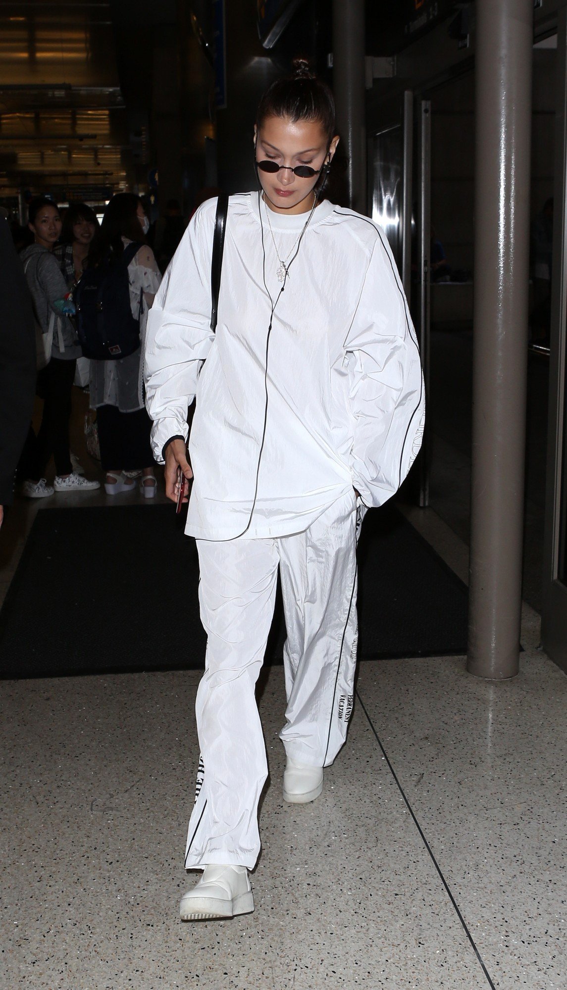 Bella Hadid departs from LAX Airport | Picture 1509647