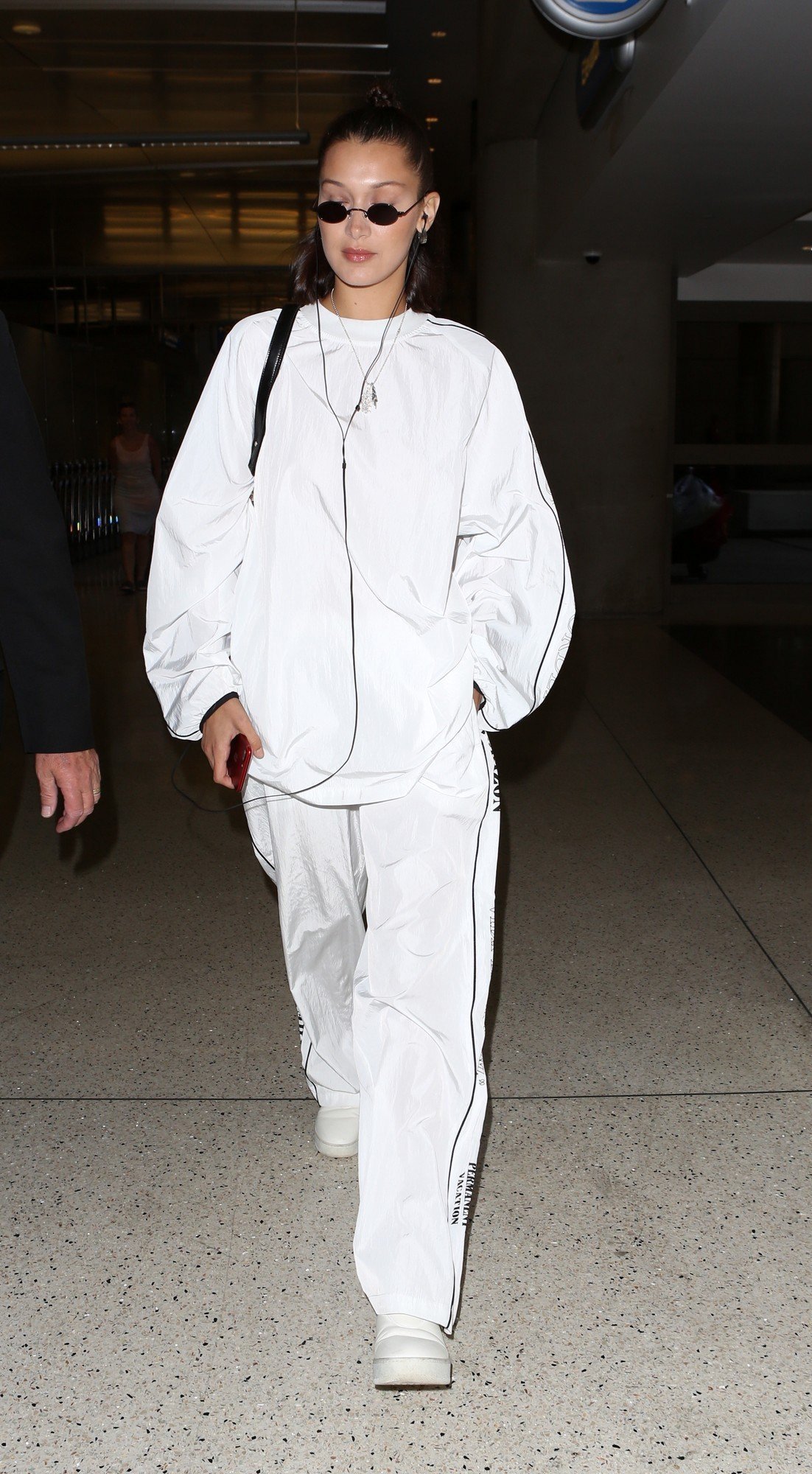 Bella Hadid departs from LAX Airport | Picture 1509650