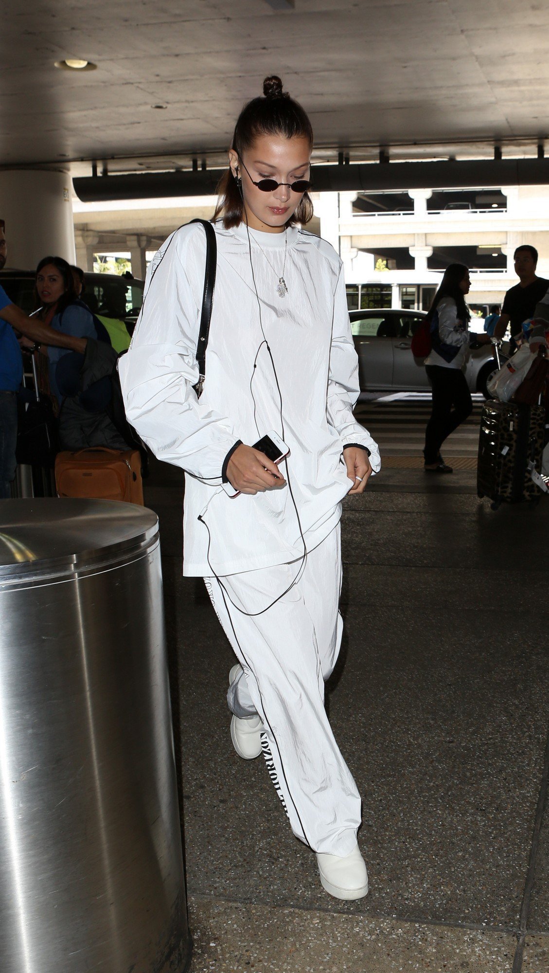 Bella Hadid departs from LAX Airport | Picture 1509644