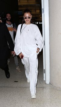 Bella Hadid departs from LAX Airport | Picture 1509651