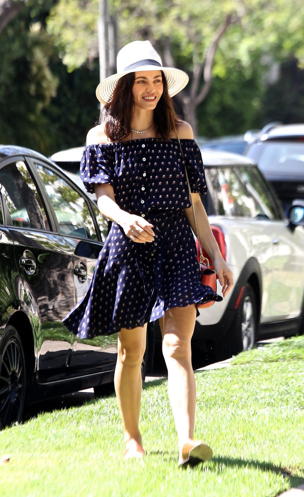 Jenna Dewan Tatum arriving at a friends house | Picture 1509540