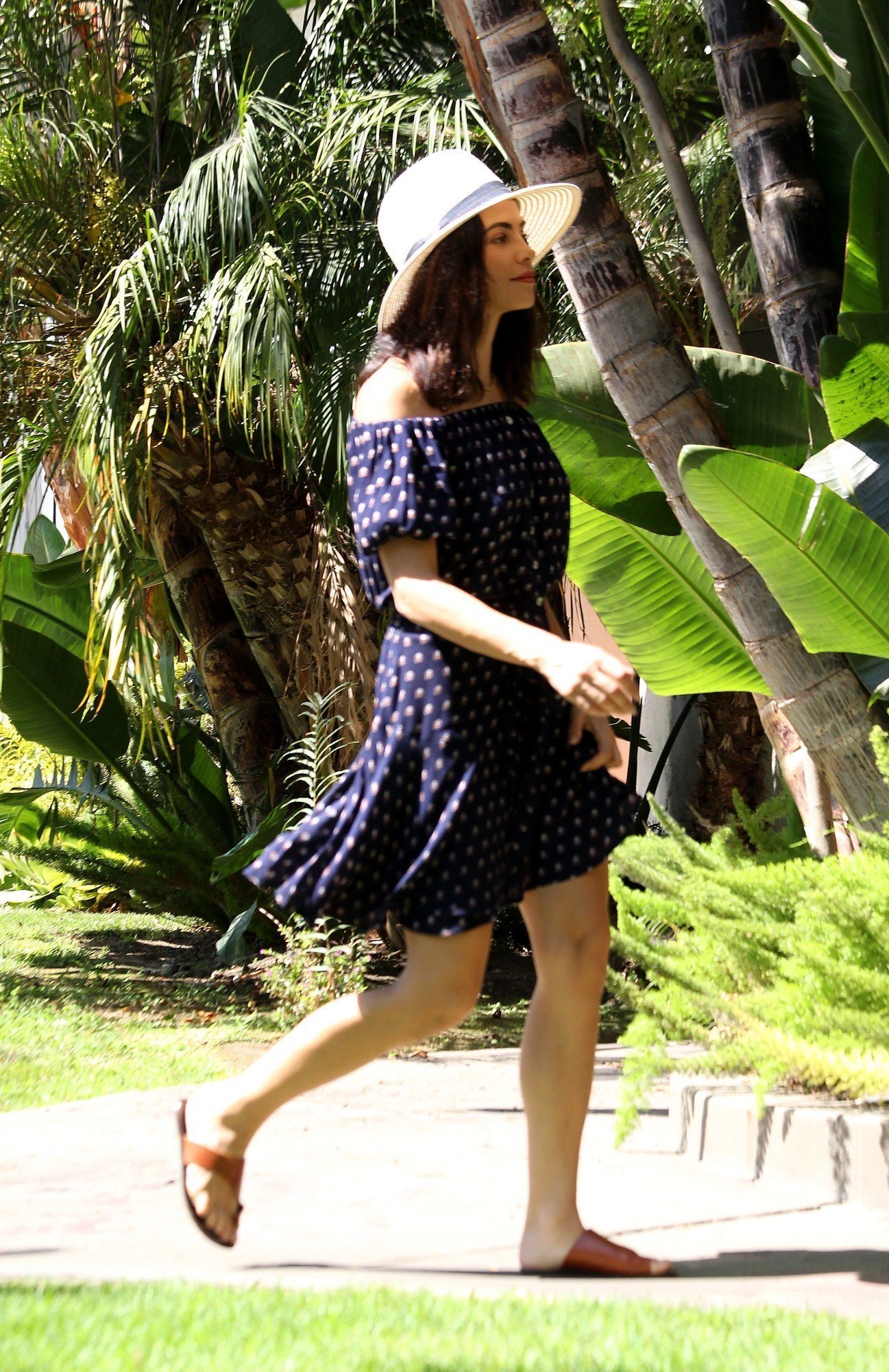 Jenna Dewan Tatum arriving at a friends house | Picture 1509542