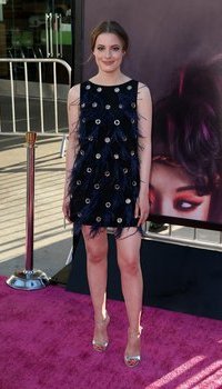 Gillian Jacobs - Premiere of Netflix's Series 'GLOW'