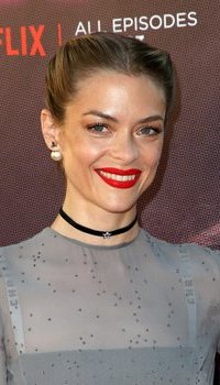 Jaime King - Premiere of Netflix's Series 'GLOW'