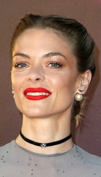 Jaime King - Premiere of Netflix's Series 'GLOW'