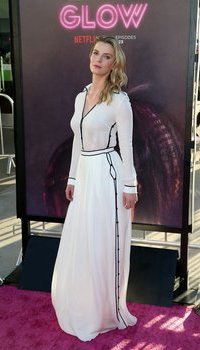 Betty Gilpin - Premiere of Netflix's Series 'GLOW' | Picture 1509727