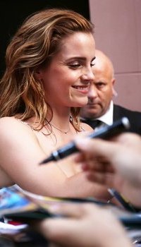 Emma Watson arrives at 'The Circle' Premiere | Picture 1509796