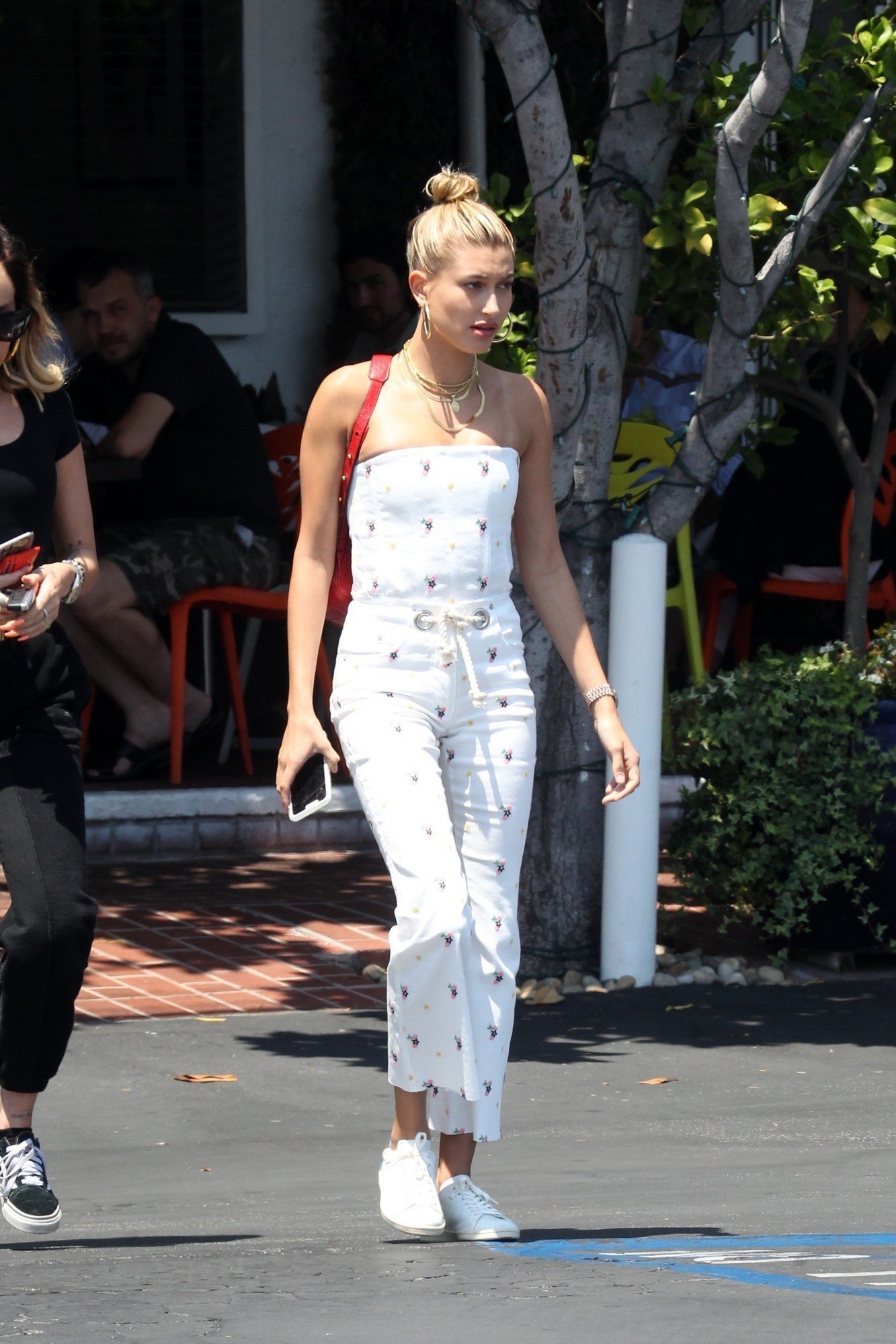 Hailey Baldwin leaves Fred Segal | Picture 1510528