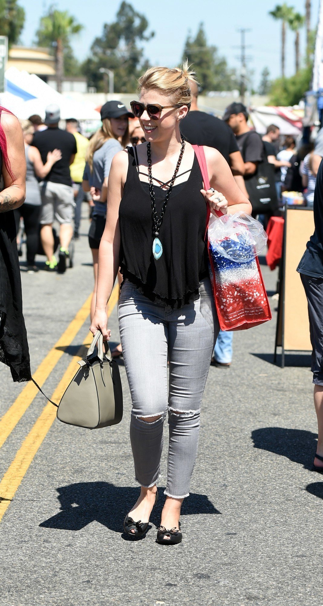 Jodie Sweetin Out and About in Los Angeles | Picture 1511110