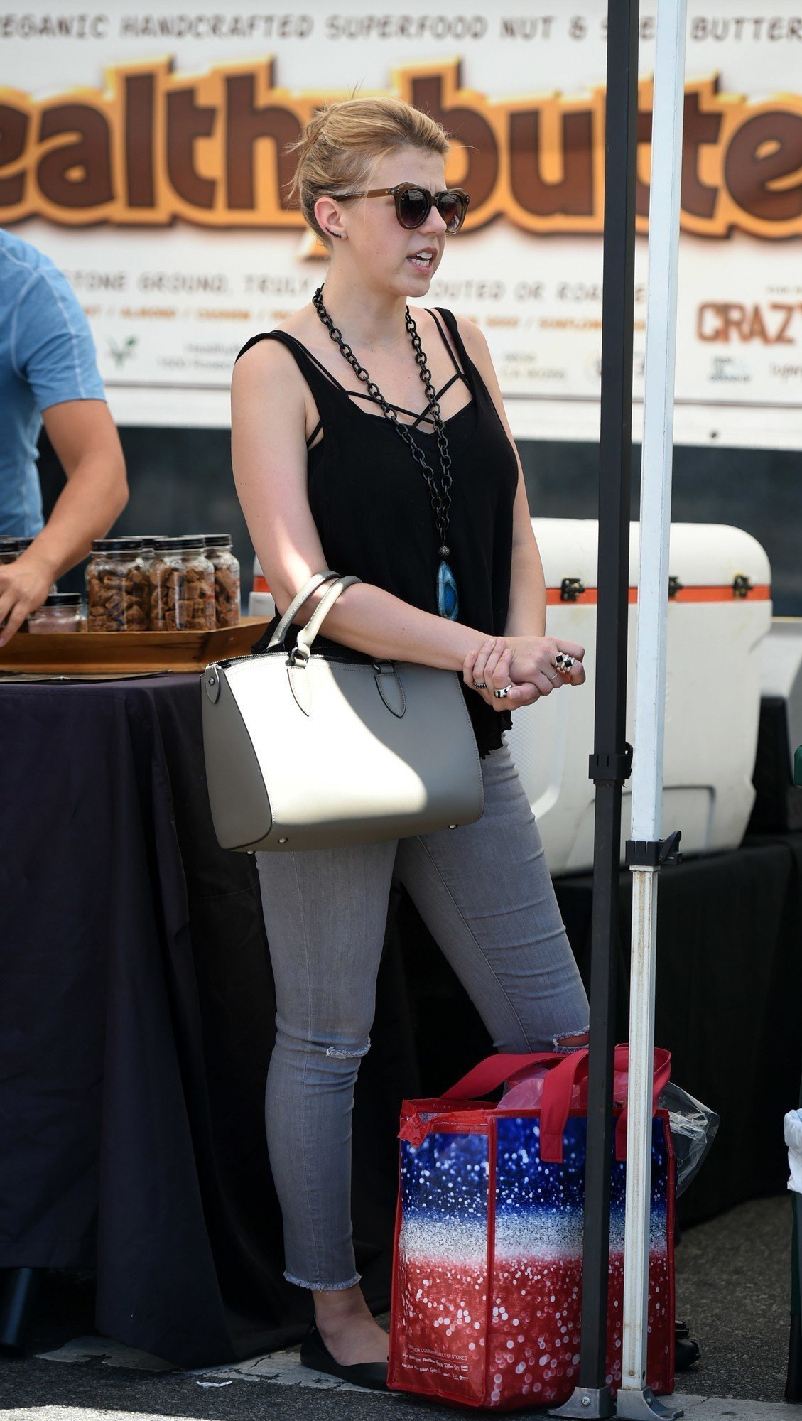 Jodie Sweetin Out and About in Los Angeles | Picture 1511108