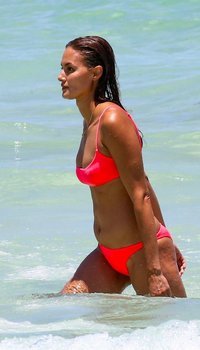 Anne Marie Kortright in a Pink Bikini at Miami Beach | Picture 1511906