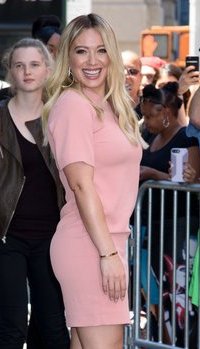 Hilary Duff - Cast of 'Younger' at AOL Building | Picture 1512318