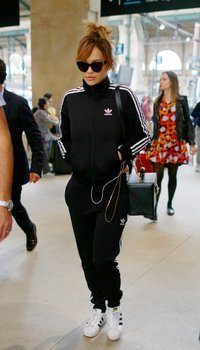 Rita Ora arriving at the Four Seasons Hotel in Paris | Picture 1513419