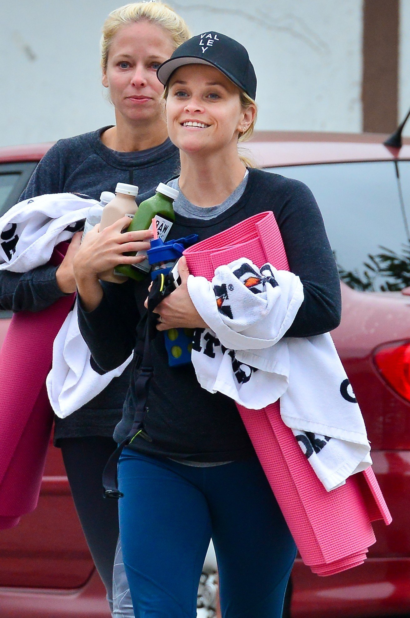 Reese Witherspoon heads to her Yoga Class | Picture 1501357