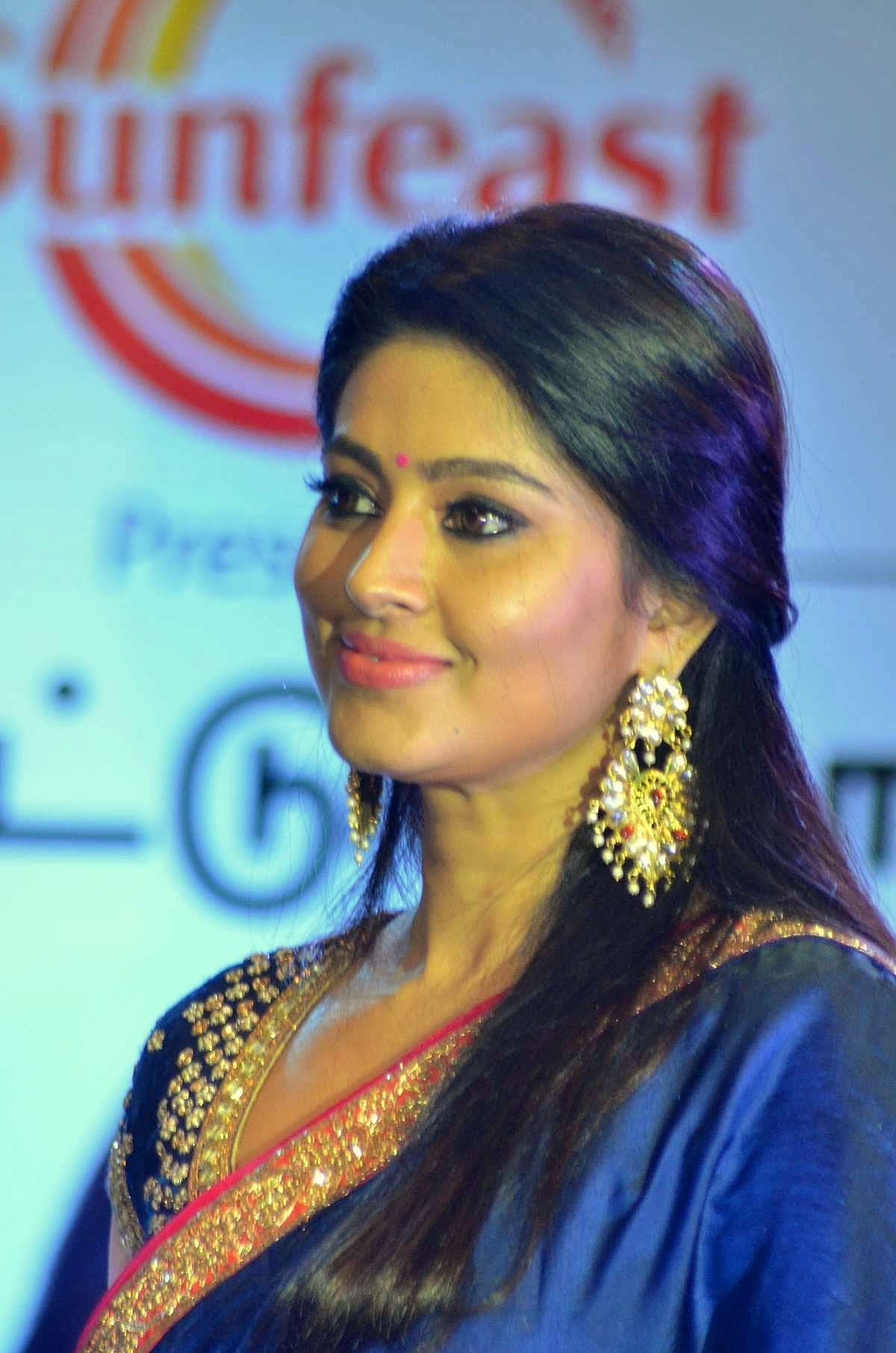 Actress Sneha Launches Sunfeast Biscuits Photos | Picture 1520685