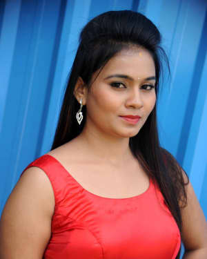 Pooja (Kannada Actress) - Neevu Karemaadida Chandadaararu Busyaagiddaare Film Launch Photos | Picture 1543248