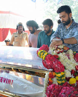 Kannada Kashinath Passes Away, Celebs Pays Condolences Photos | Picture 1559882